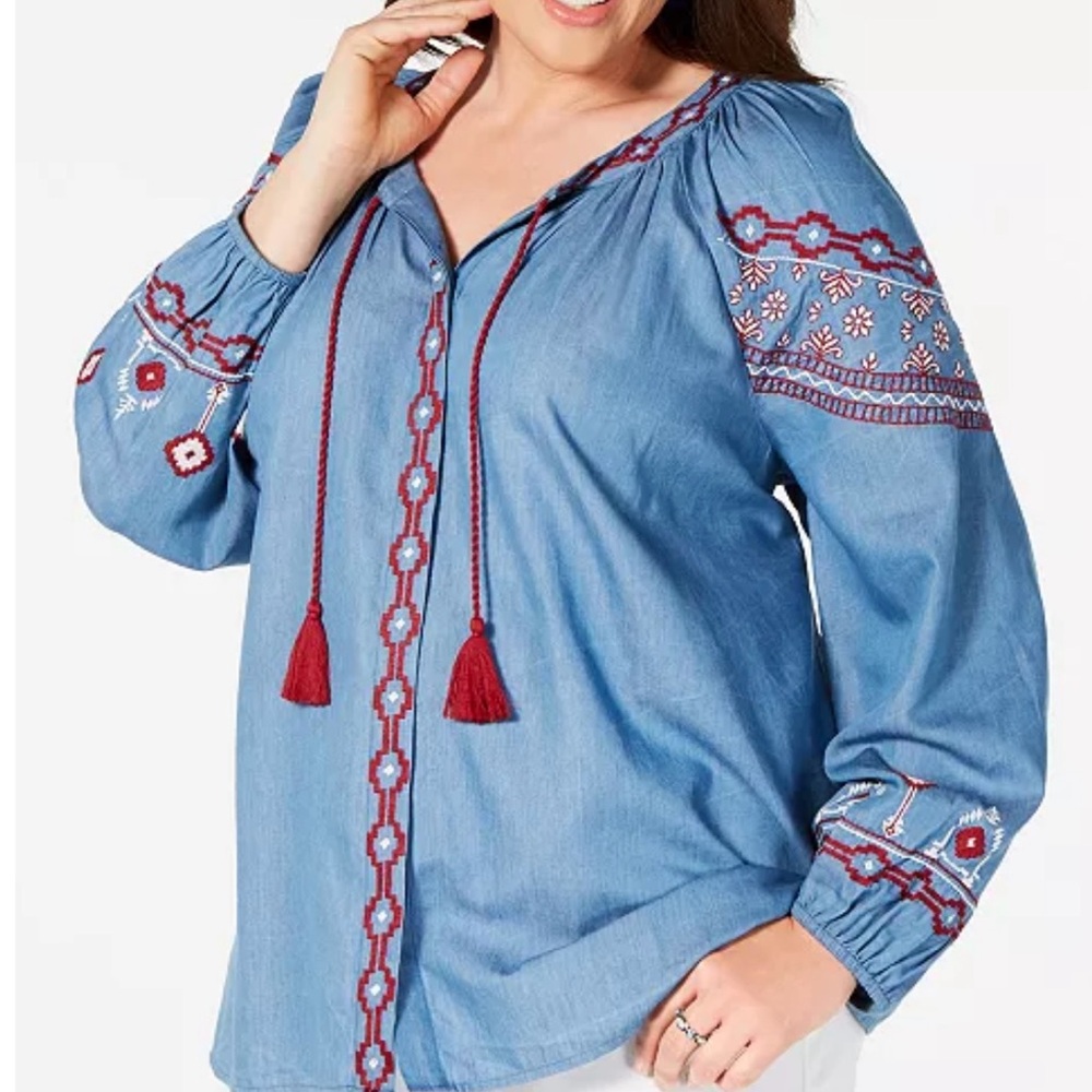 NWOT..Style & Co Chambray Boho Floral Embroidered Peasant Top. 2X